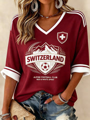 Damen-T-Shirt aus der Schweiz mit Print, mittellangen Ärmeln und V-Ausschnitt