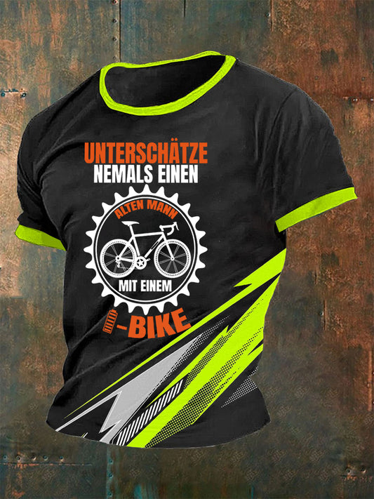 Männer Unterschätzen Sie niemals einen alten Mann mit einem E‑Bike‑T‑Shirt