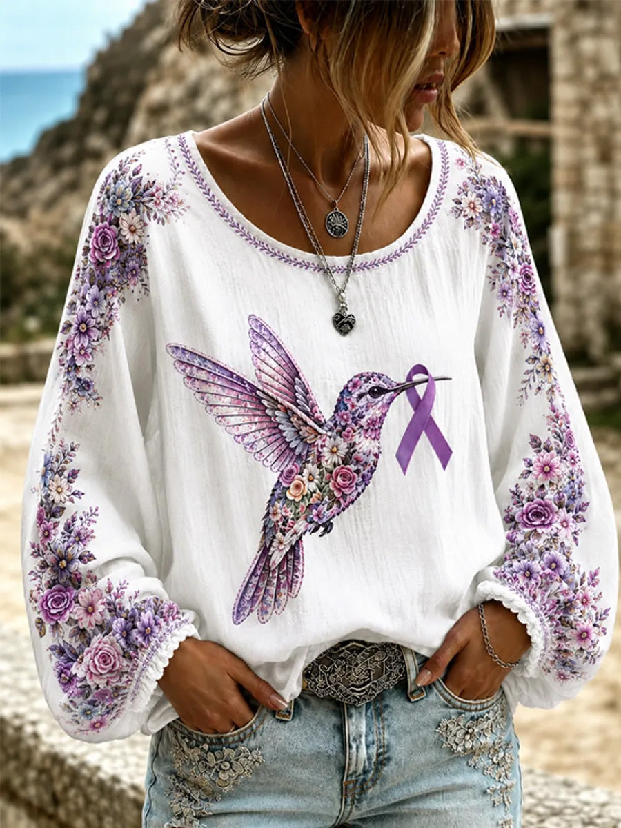 Damen-Longsleeve in Lila mit Blumen- und Kolibri-Print zur Sensibilisierung für die Alzheimer-Krankheit