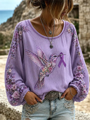 Damen-Longsleeve in Lila mit Blumen- und Kolibri-Print zur Sensibilisierung für die Alzheimer-Krankheit
