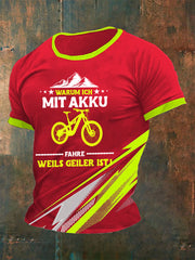 Herren-T-Shirt „Warum ich AKKU fahre – Weil’s geiler ist“